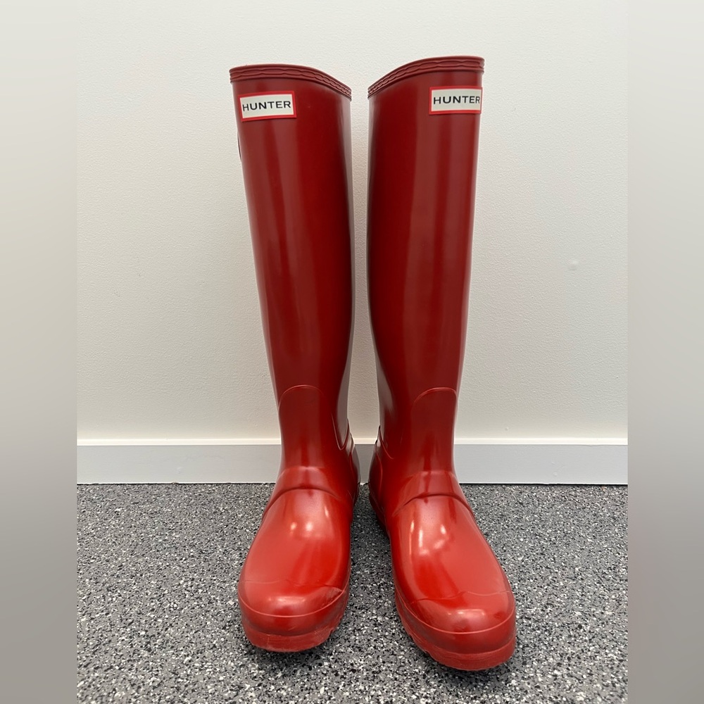 Hunter Classic Red Waterproof Tall Gloss Rain Boots